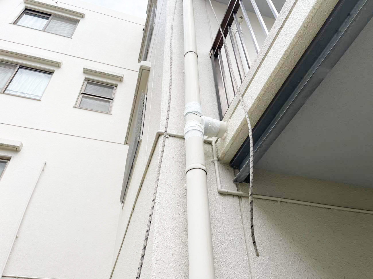 マンション ⾬樋補修⼯事 事例